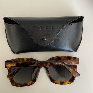 DIFF Women’s sun glasses